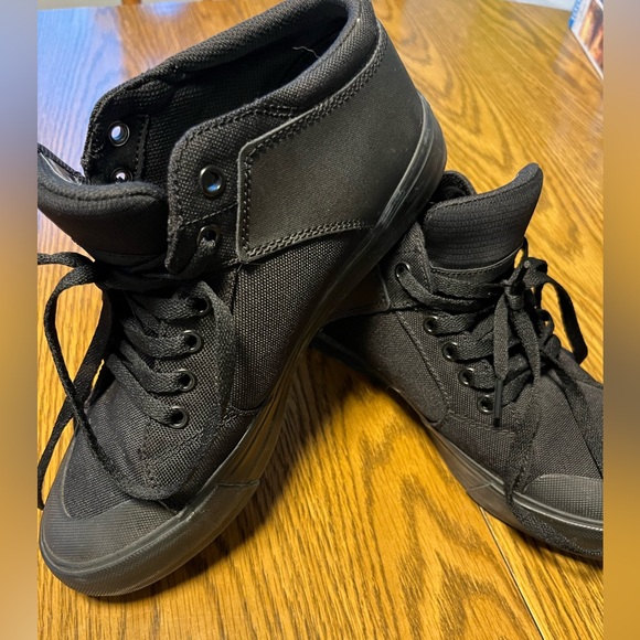 Chrome Shoes - Chrome Panaracer Size 7 Black High-Top Sneakers